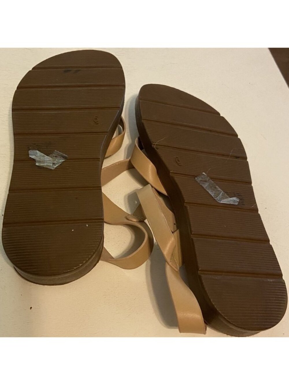 Refresh Tan Sandals, Size 6 - Picture 5 of 6
